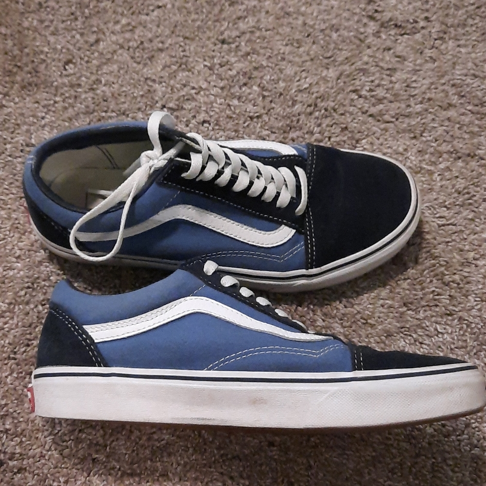 Old Skool Navy and Blue Vans